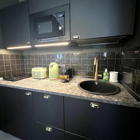 Heliconia דירה *