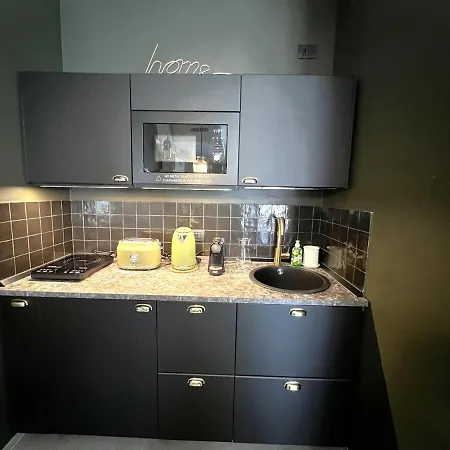 Heliconia Daire Bari